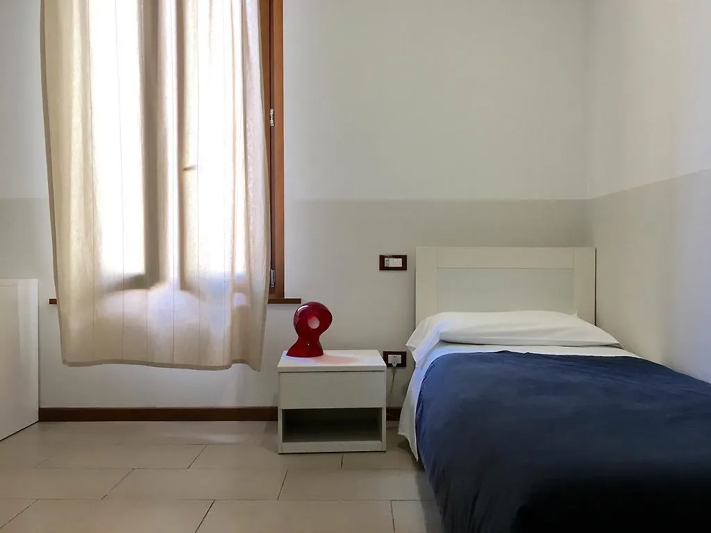 L'Archetto Hostel Cremona 0*,