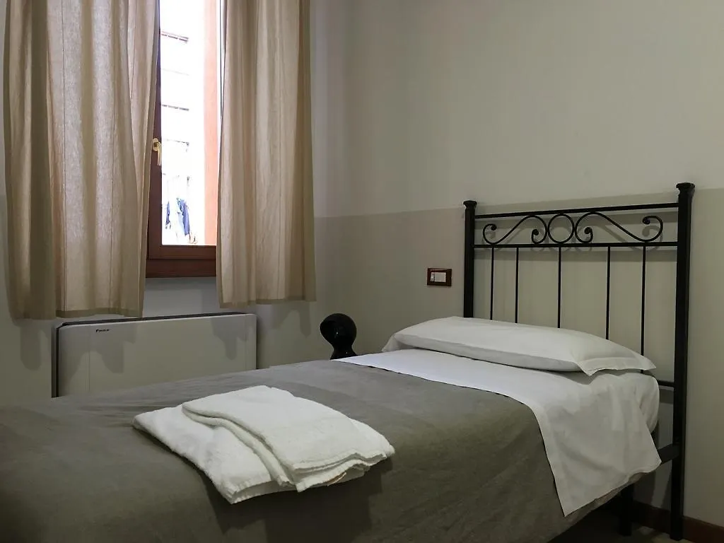 L'Archetto Hostel Cremona Italy