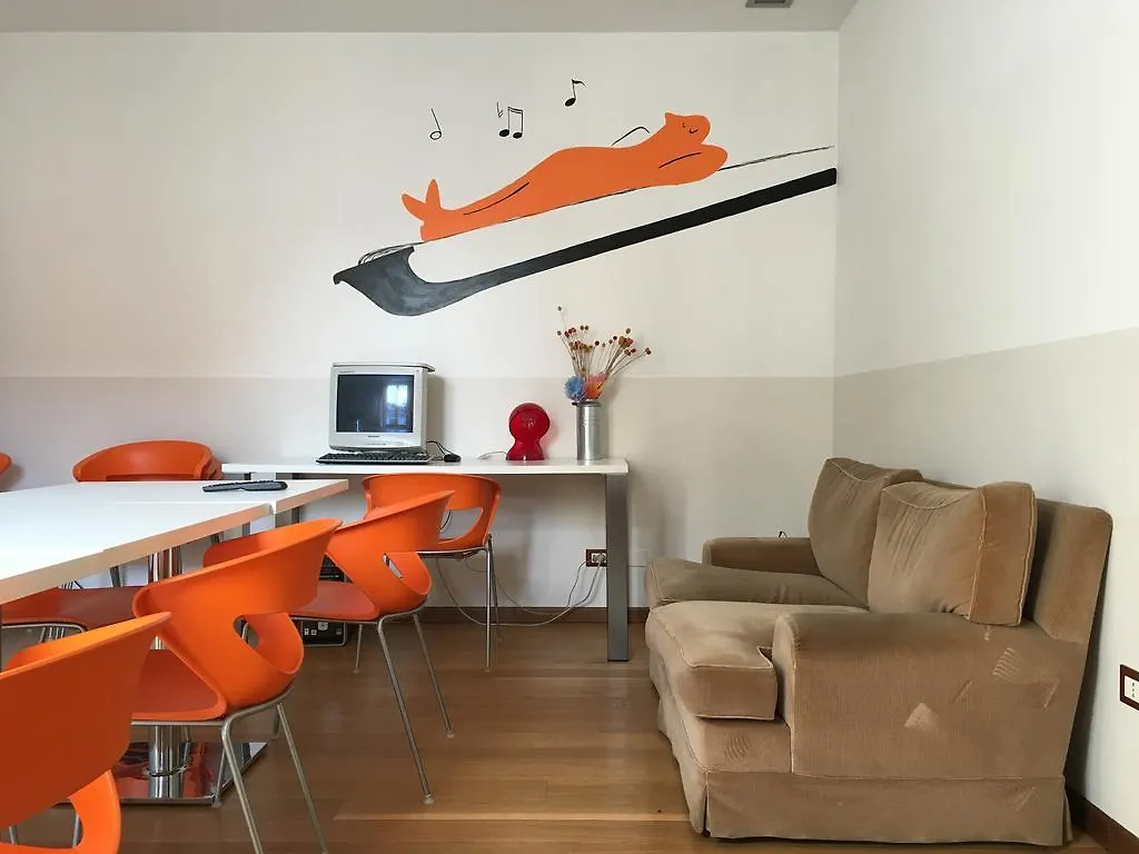 L'Archetto Hostel Cremona 0*,  Italy